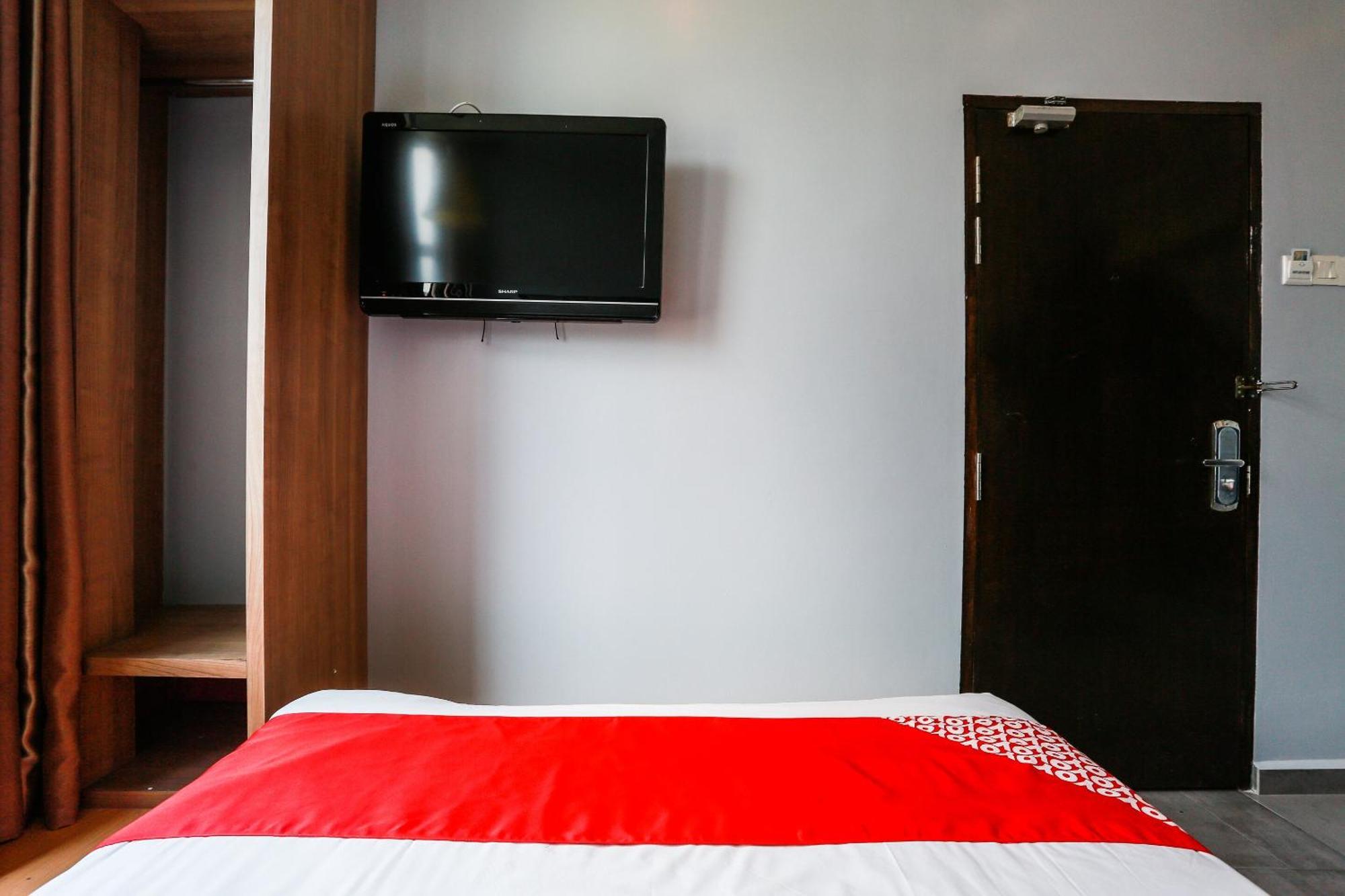 Oyo 90894 Hotel Smc I-City Shah Alam Exterior foto